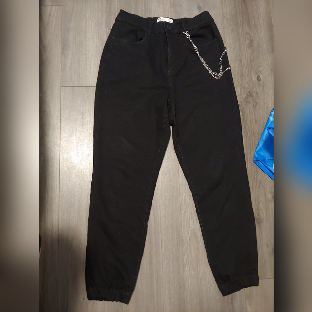 Jeans with a chain
